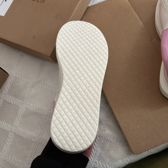 Steve Madden brand new sneakers ! - Picture 5 of 6